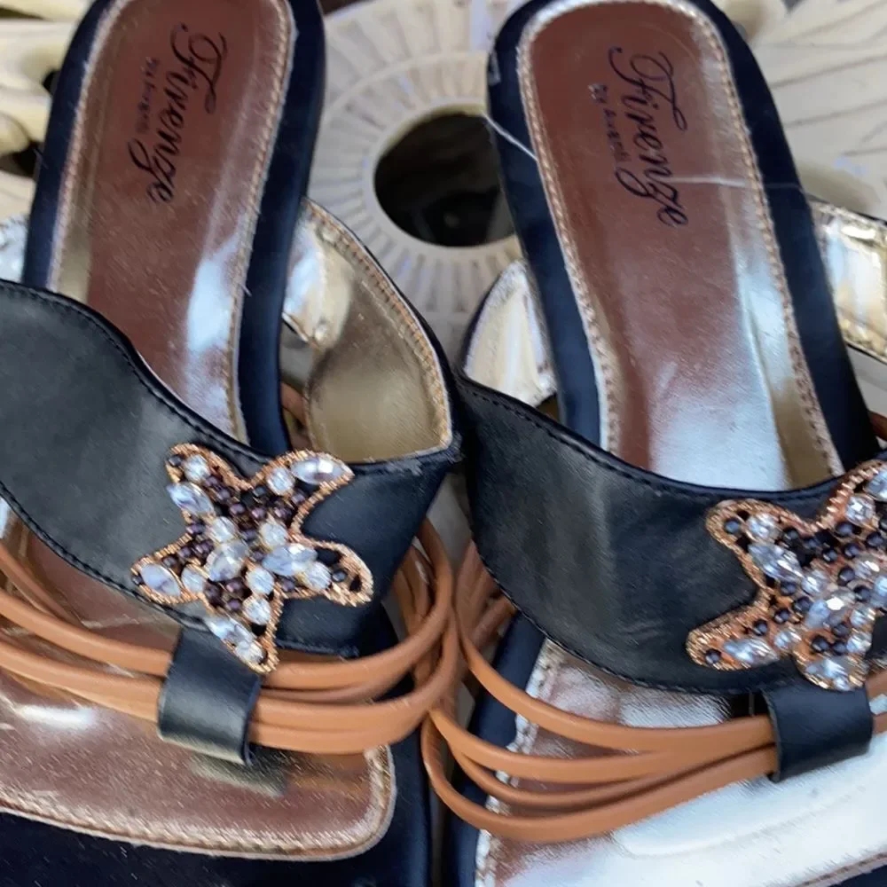 Avanti sandals sz. 6
